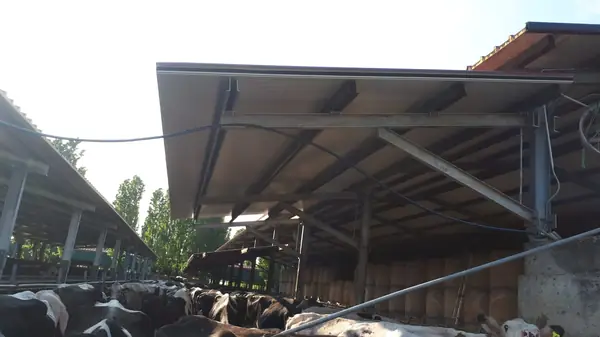 Copertura industriale in lamiera realizzata da G&G Carpenteria
