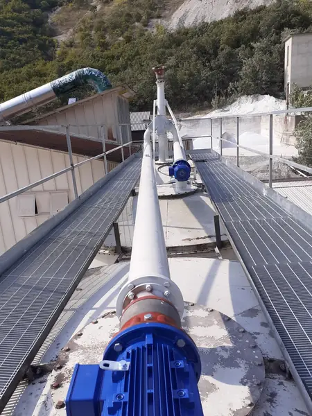 Manutenzione di impianto industriale su copertura