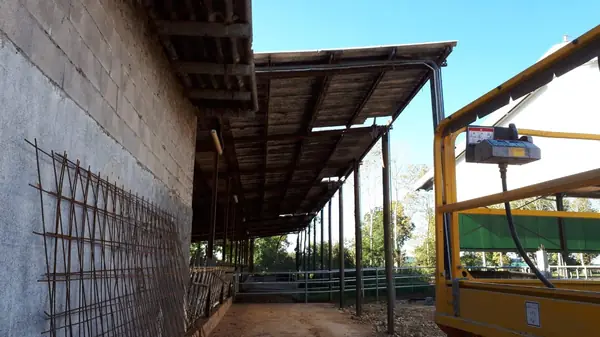 Intervento di rimozione di copertura in eternit
