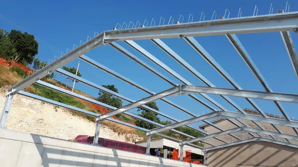 Struttura metallica portante realizzata da G&G Carpenteria